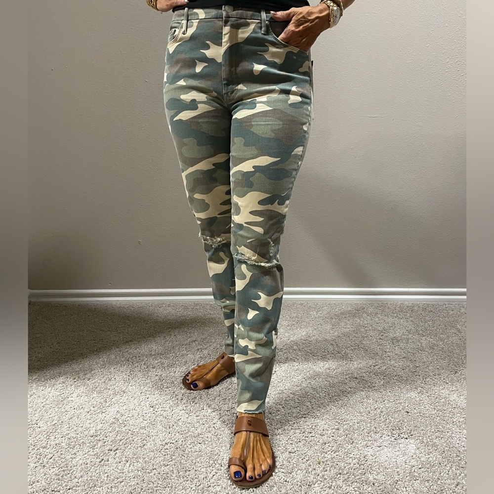 Mother High Waisted Looker Ankle Fray Jeans